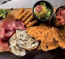 Une planche de tapas O’Vestiaire